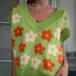 NWOT Zara Green Floral Jacquard Knit Cropped Vest size small